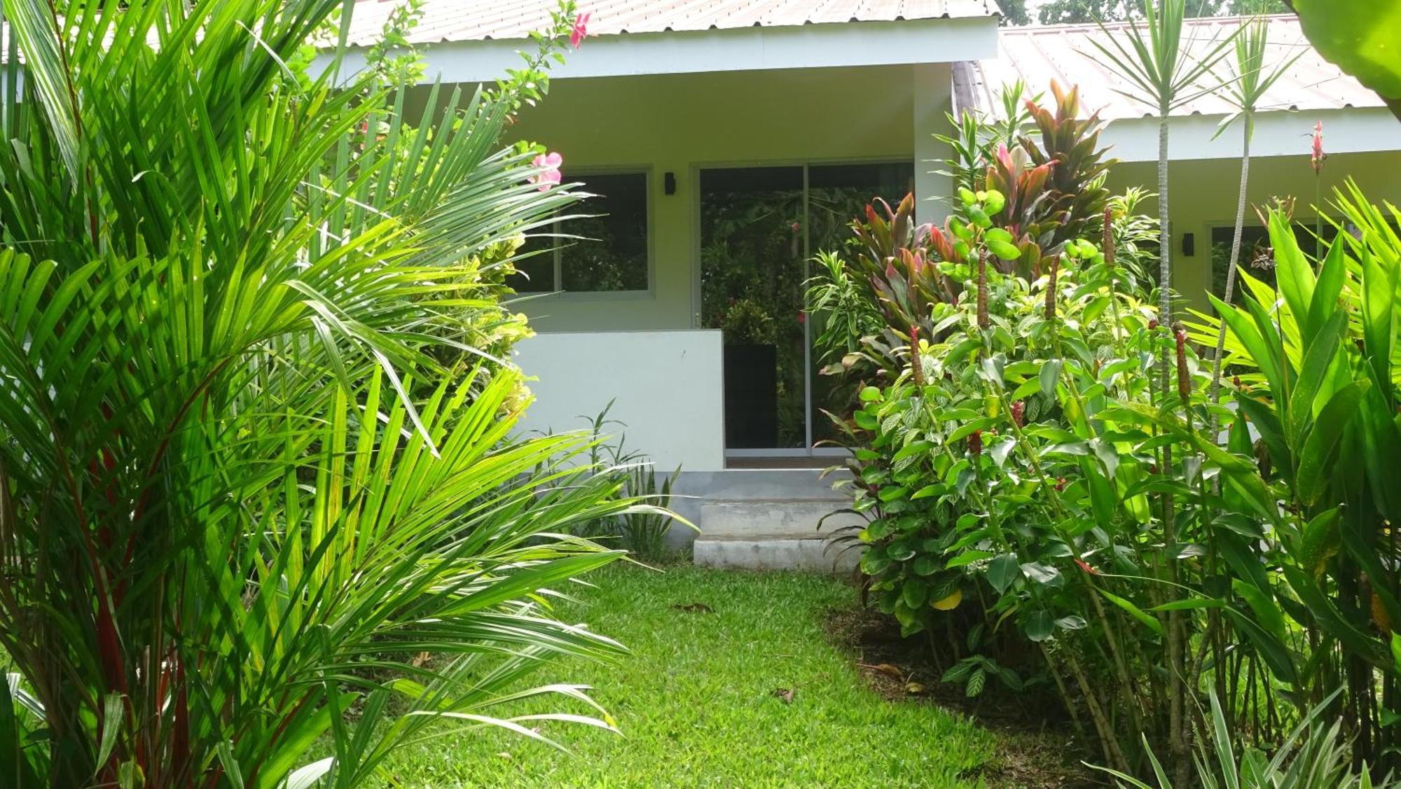 Acacia'S Cottages With Starlink Wifi Mambajao Zewnętrze zdjęcie